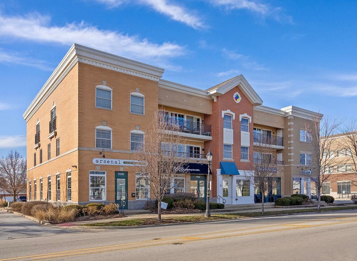 17212 Oak Park Ave. #2SE, Tinley Park, IL 60477