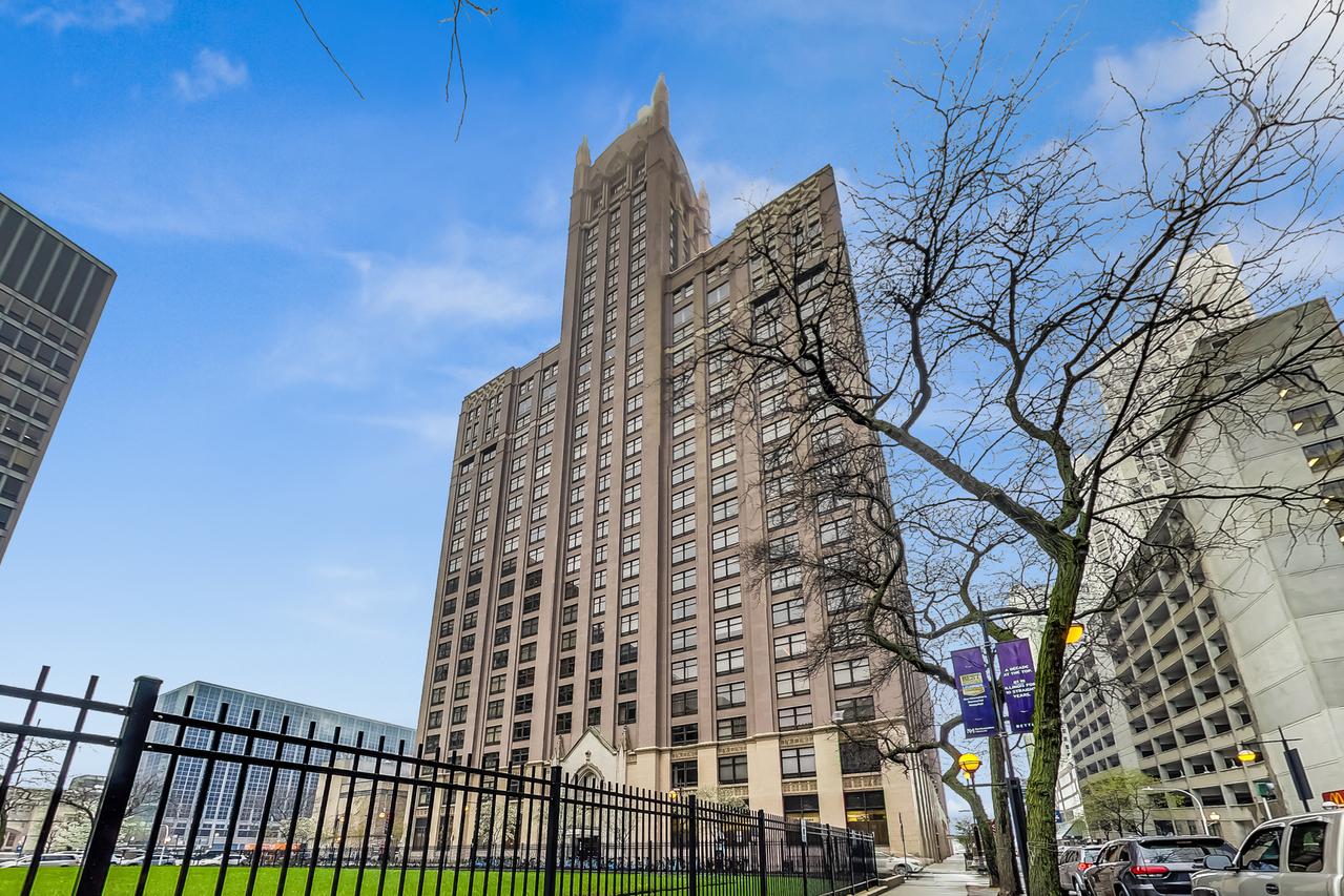 680 N Lake Shore Dr. #1216, Chicago, IL 60611