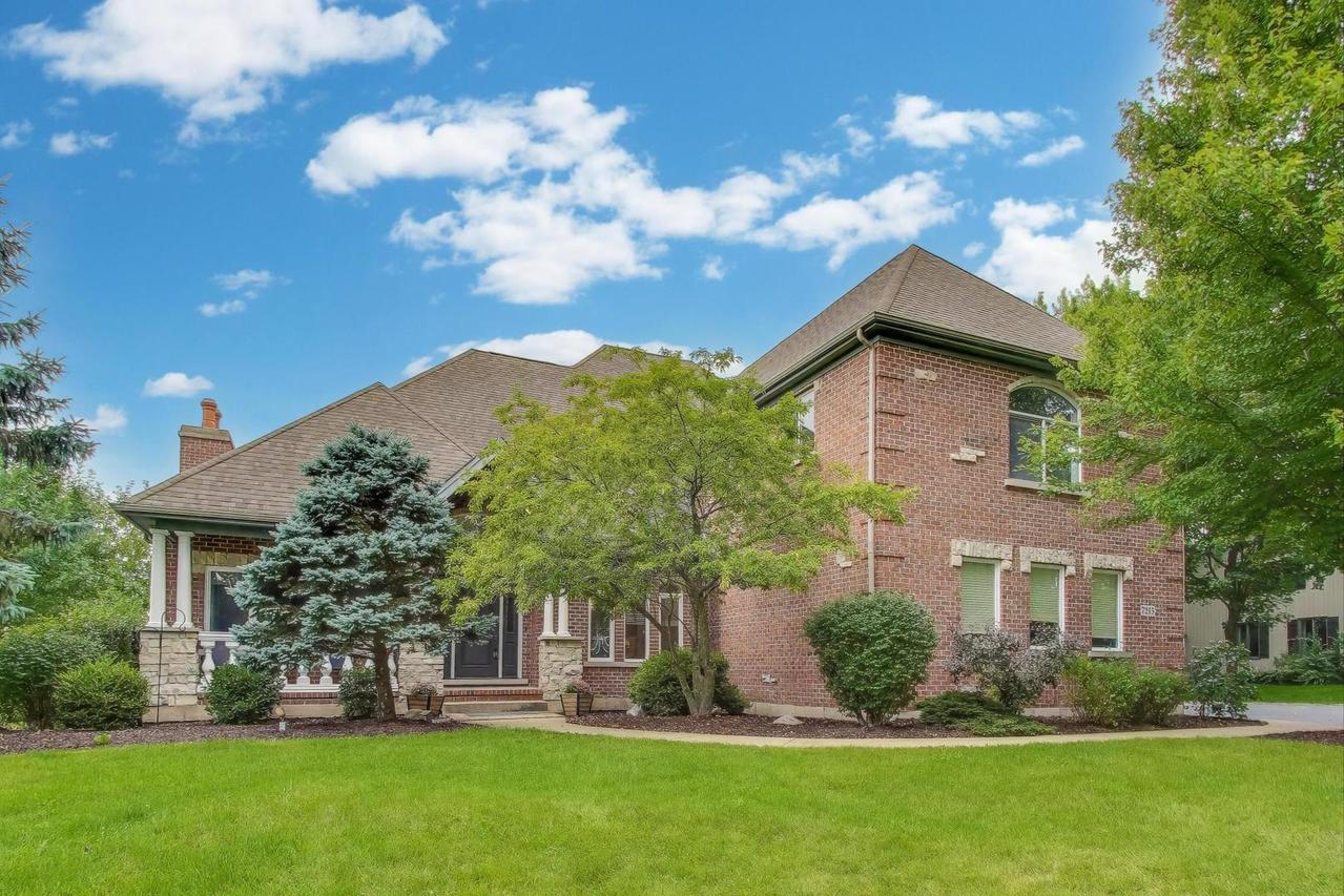 7215 Inverway Dr., Lakewood, IL 60014