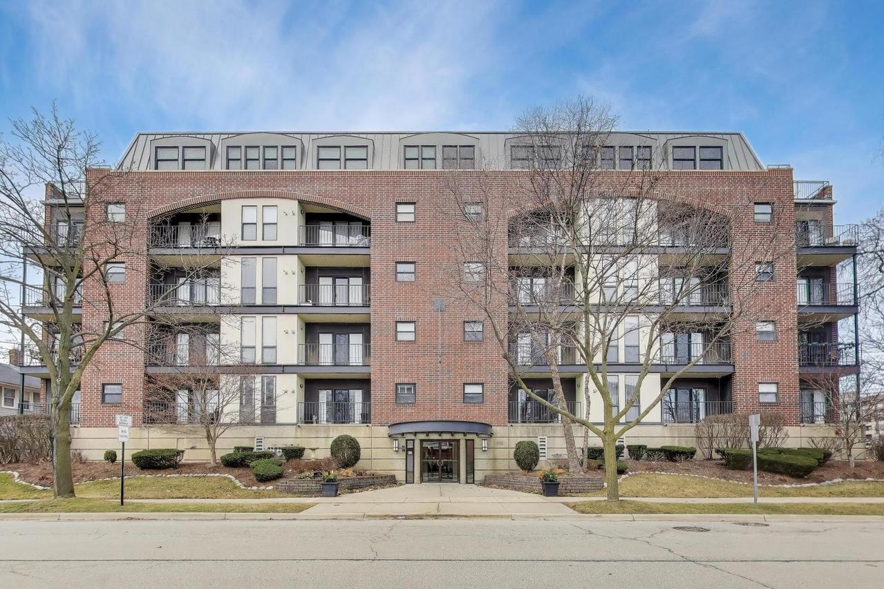 110 S Evergreen Ave. #4CS, Arlington Heights, IL 60005