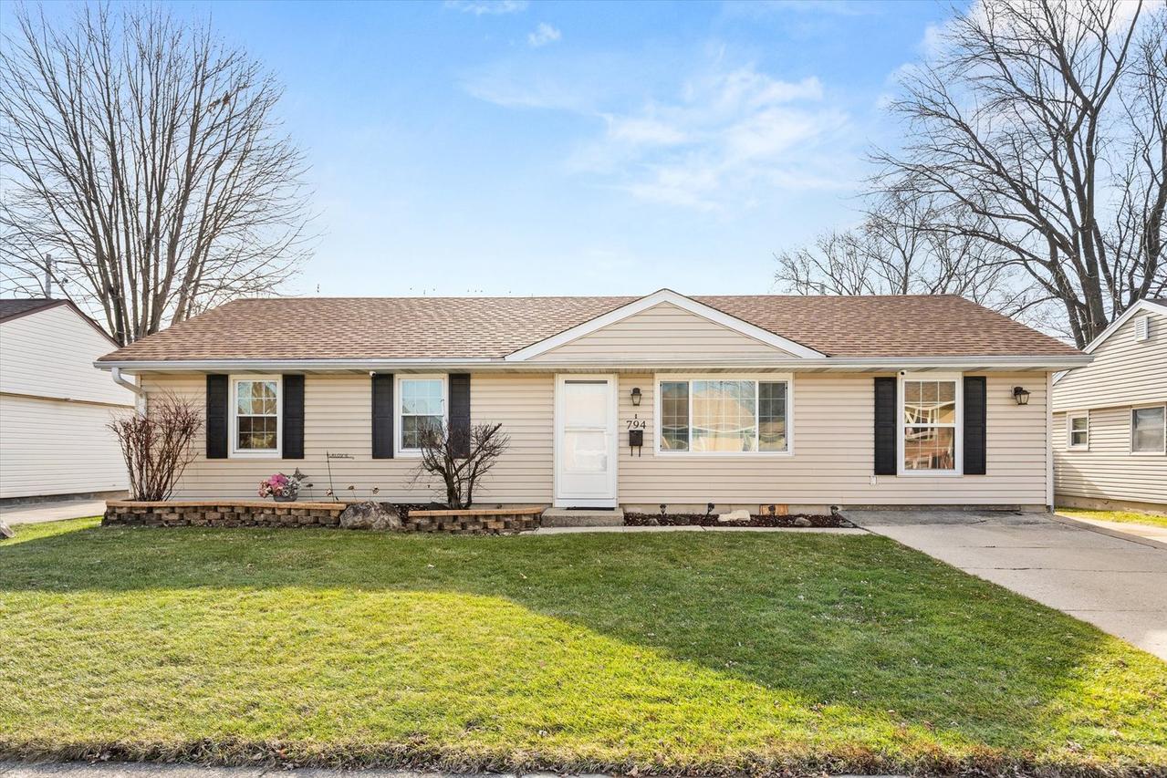 794 Farragut Ave., Romeoville, IL 60446