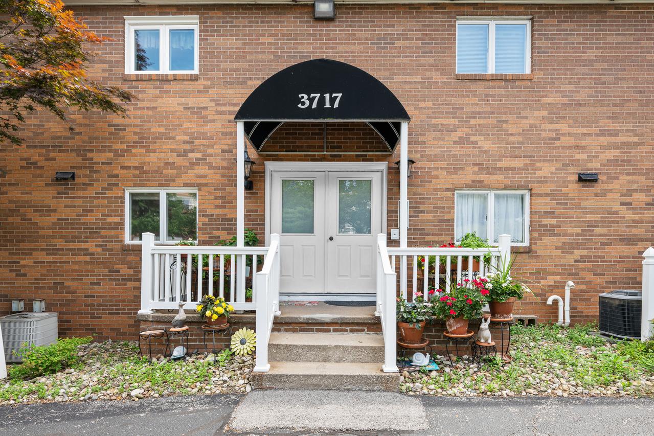 3717 35th St. #1, Moline, IL 61265