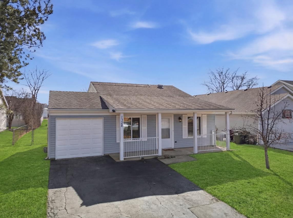 1328 Big Horn Tr., Carol Stream, IL 60188