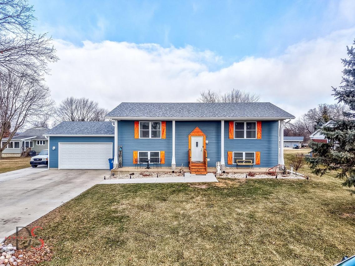 4 Maplewood Ln., Ottawa, IL 61350