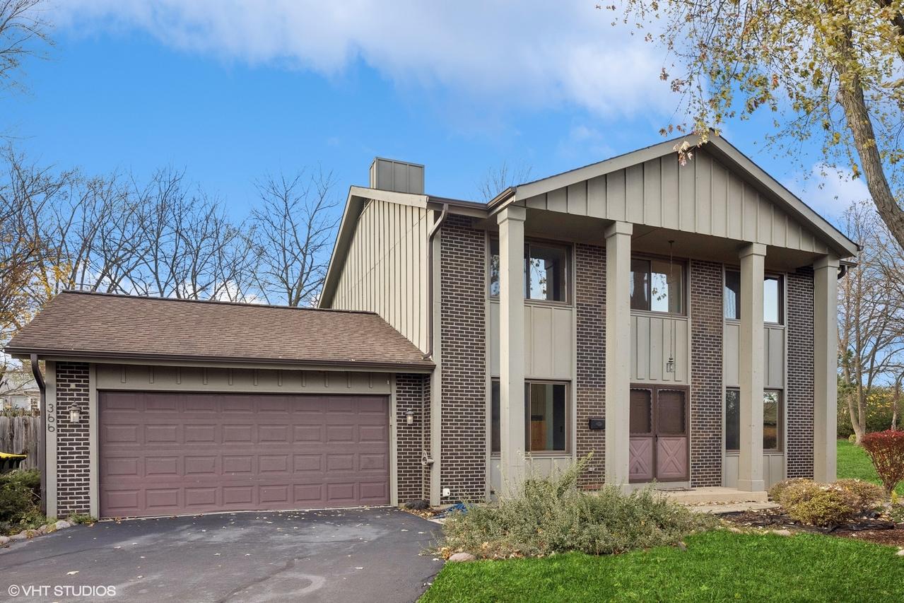 366 Ventura Club Dr., Roselle, IL 60172