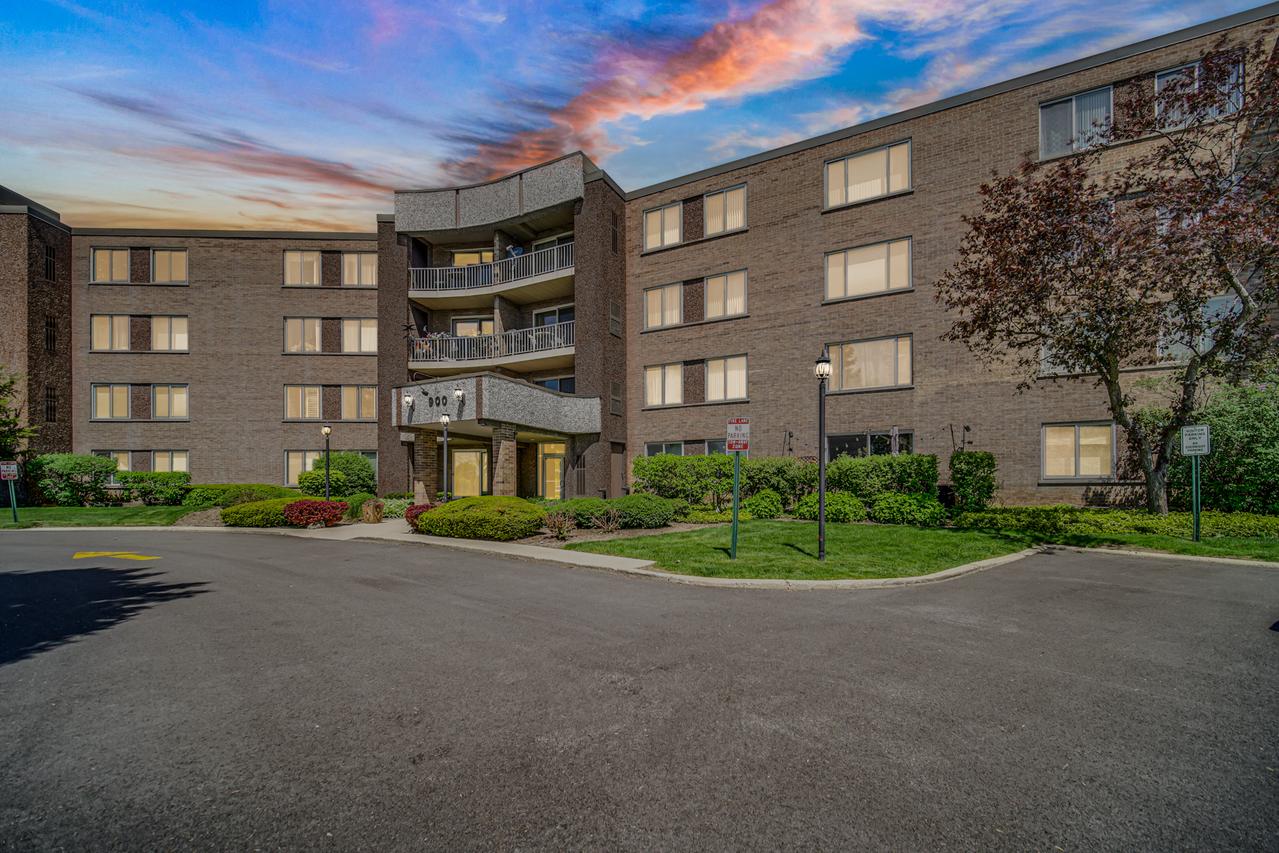 900 E Wilmette Rd. #406, Palatine, IL 60074