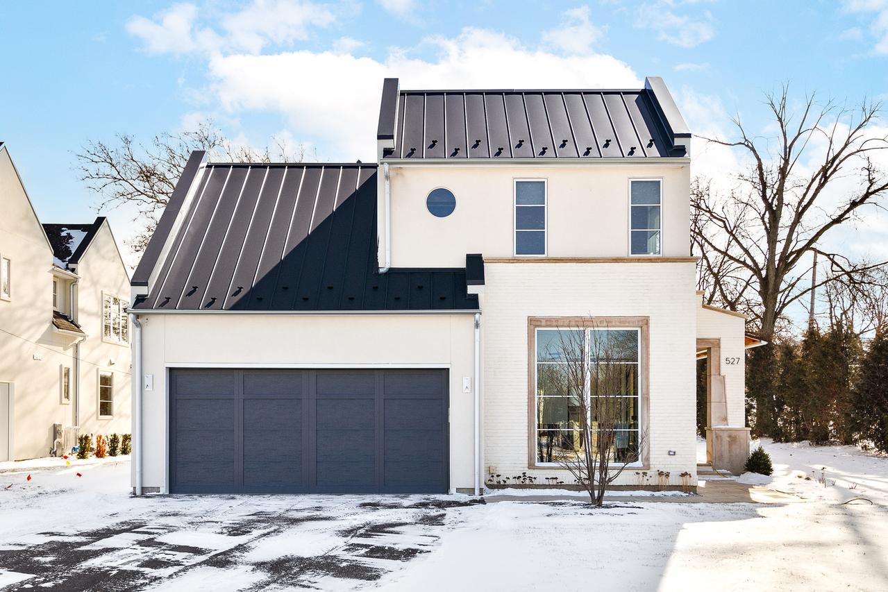 527 Kensington Ct., Hinsdale, IL 60521