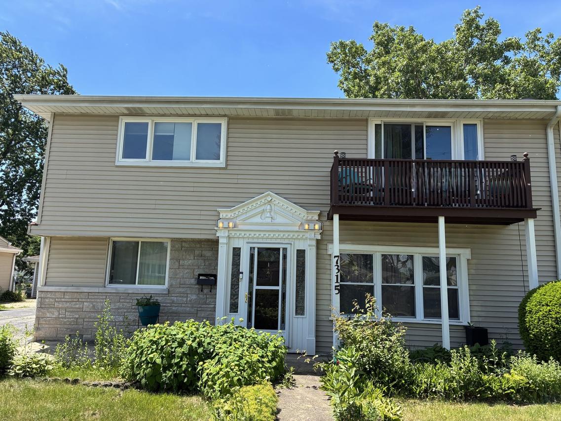 7315 Arcadia St., Morton Grove, IL 60053