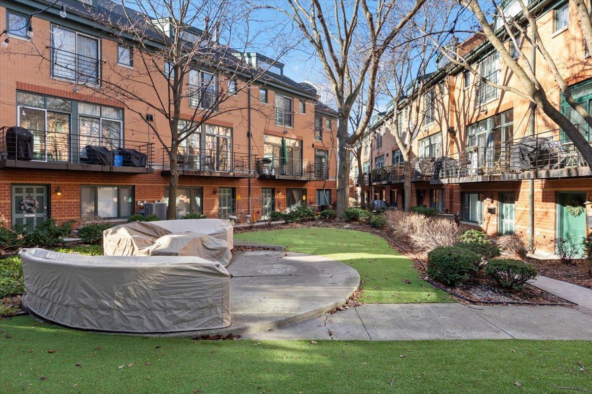 1530 N Elk Grove Ave. #G, Chicago, IL 60622