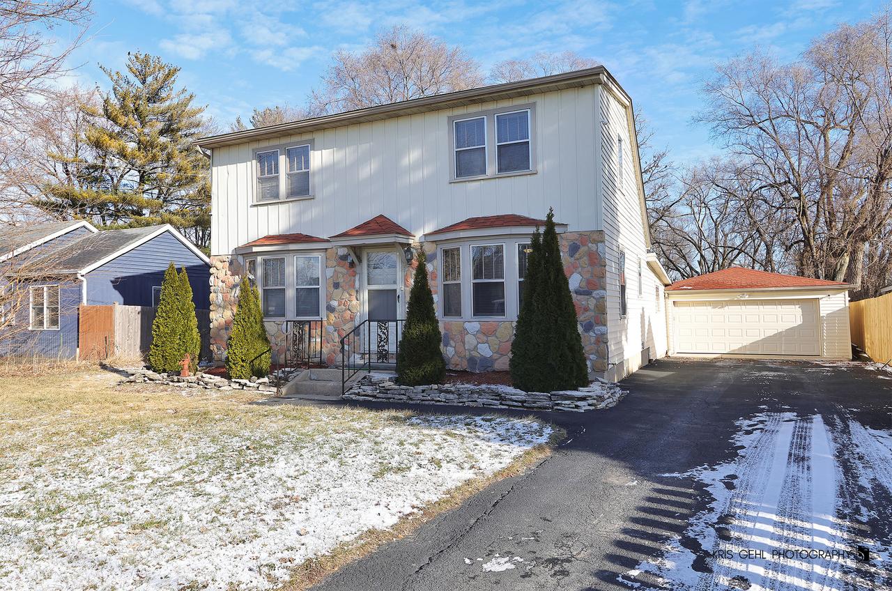 19 Arlington Ln., Fox Lake, IL 60020