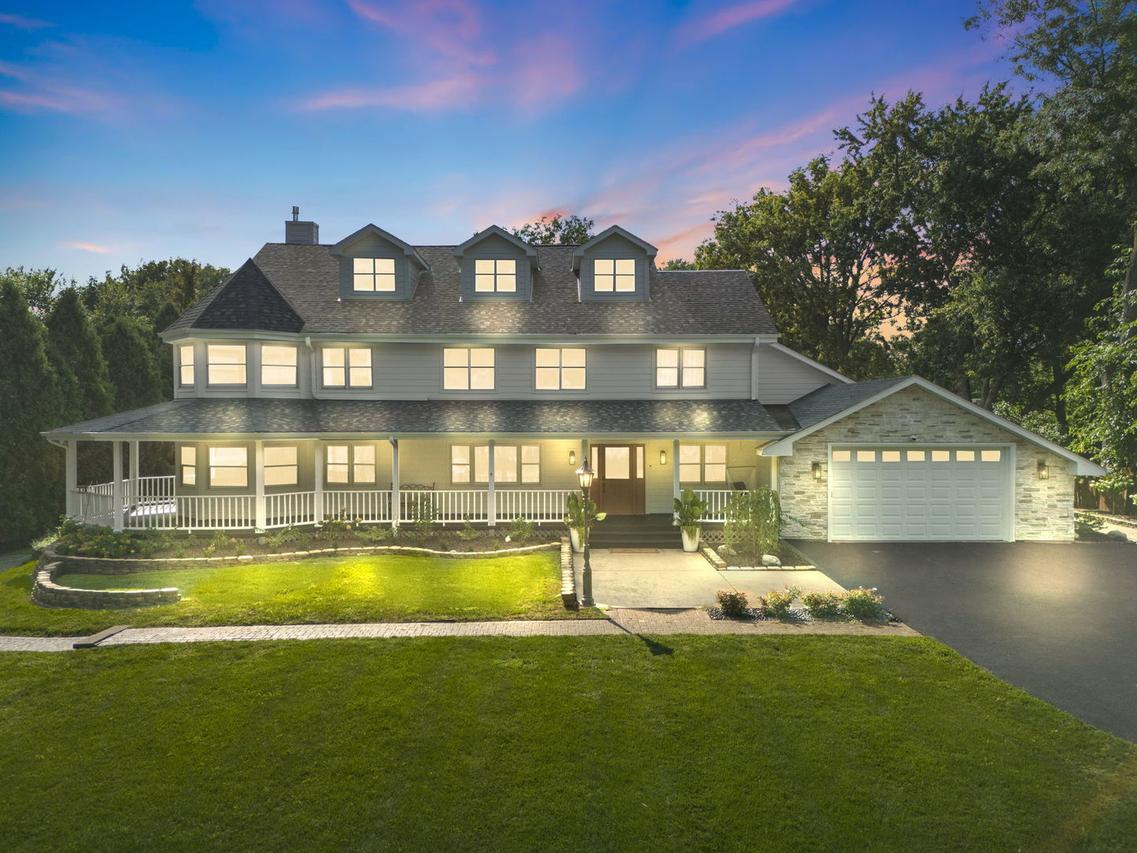 8S452 Bell Dr., Naperville, IL 60565