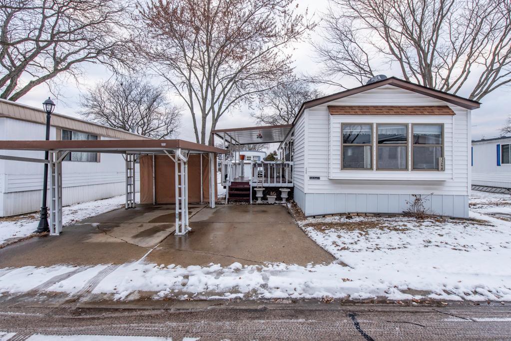 3268 Meadow Dr., Park City, IL 60085