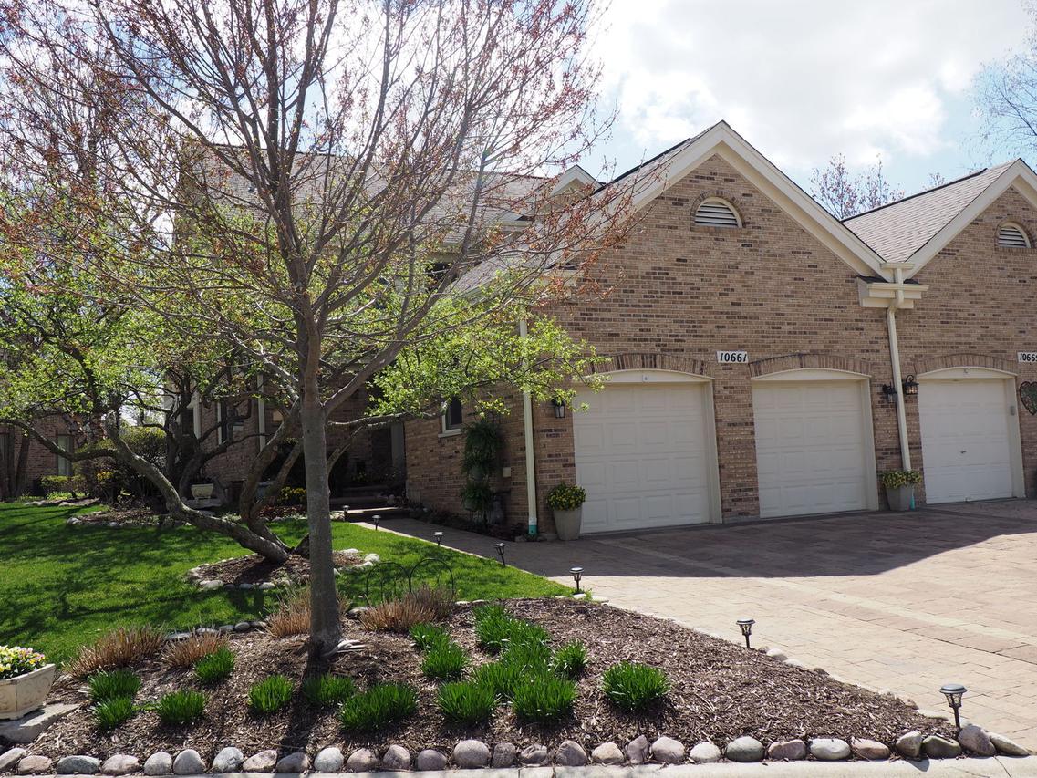 10661 Hollow Tree Rd., Orland Park, IL 60462