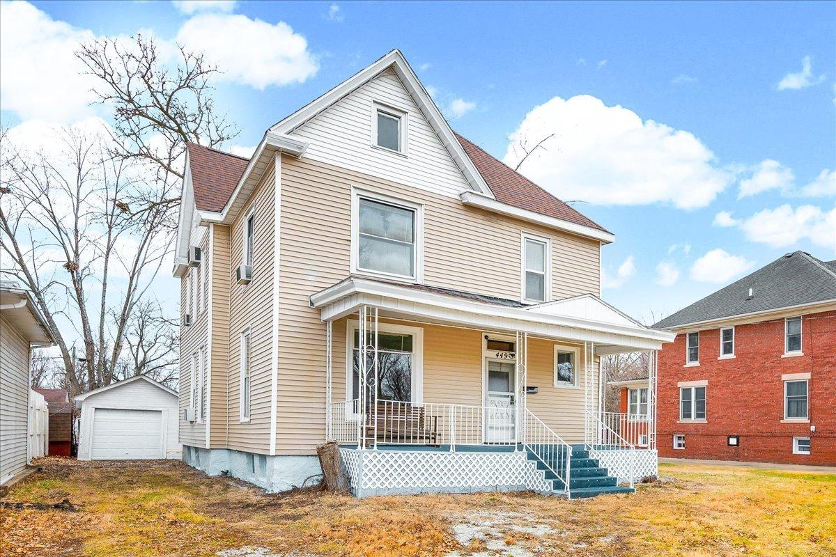 449 N 3rd Ave., Canton, IL 61520