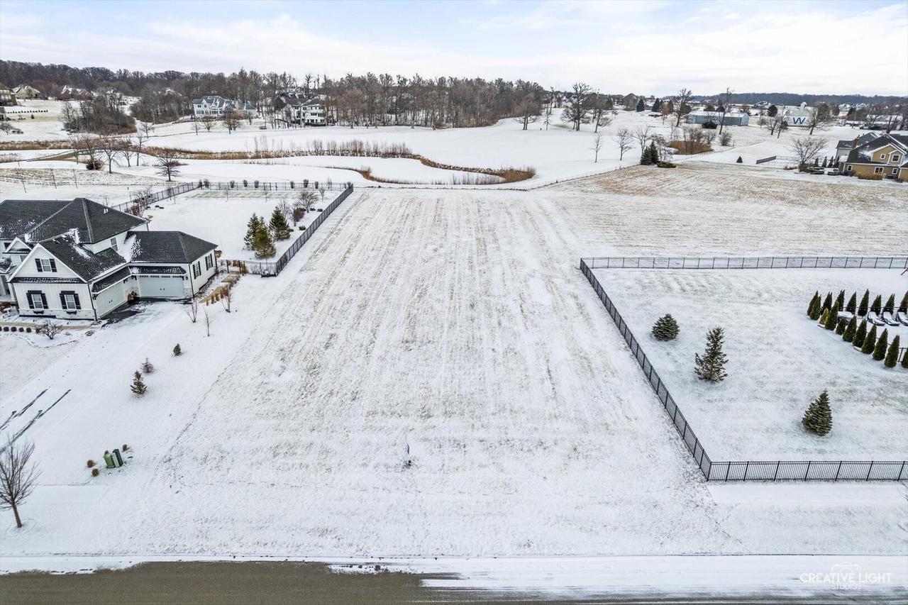 7432 Clubhouse Dr., Yorkville, IL 60560