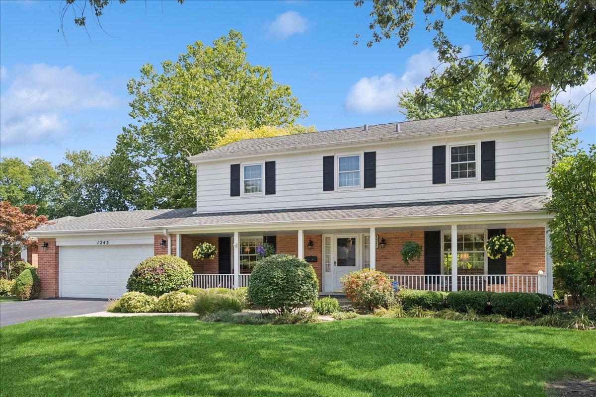 1245 Canterbury Ln., Glenview, IL 60025