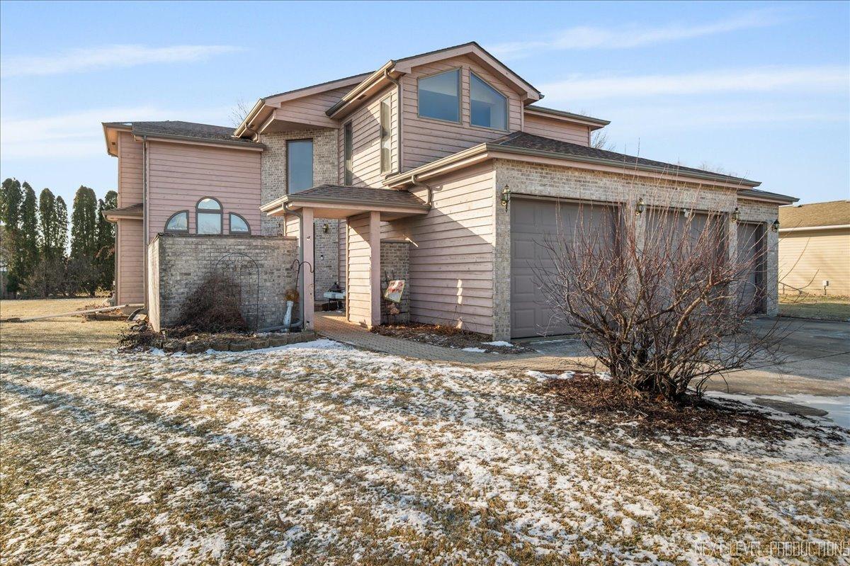 200 E Webb St., Sandwich, IL 60548