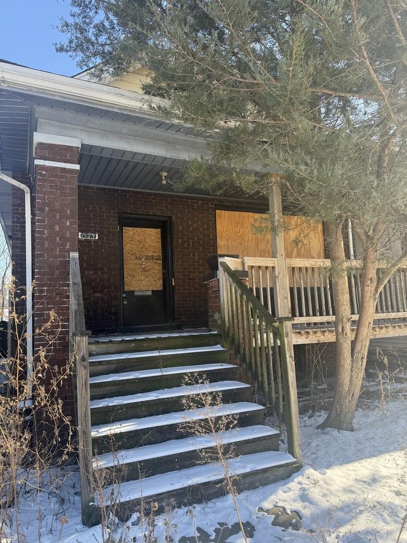 7927 S Colfax Ave., Chicago, IL 60617