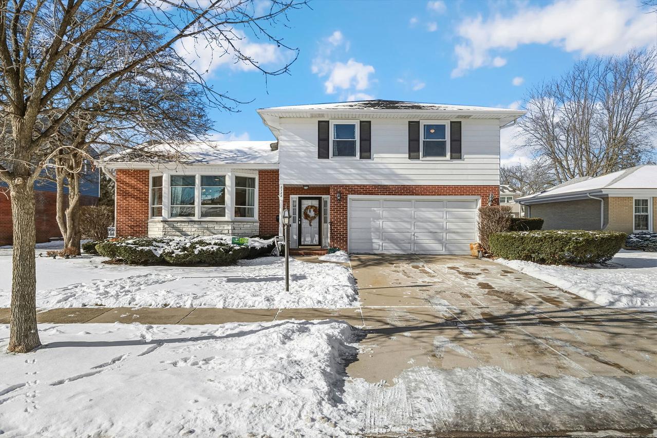2522 N Brighton Pl., Arlington Heights, IL 60004