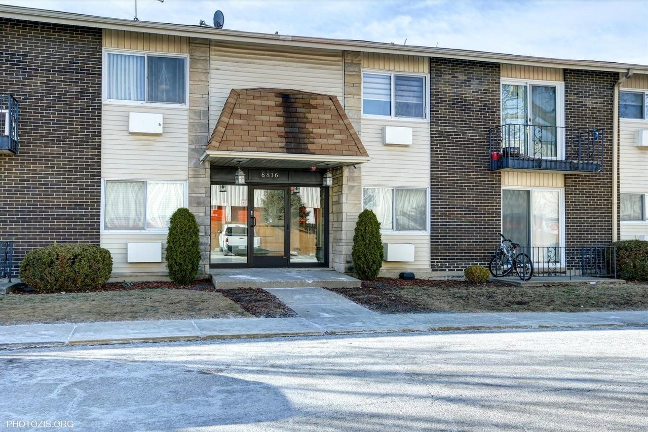 8816 N Western Ave. #2F, Des Plaines, IL 60016