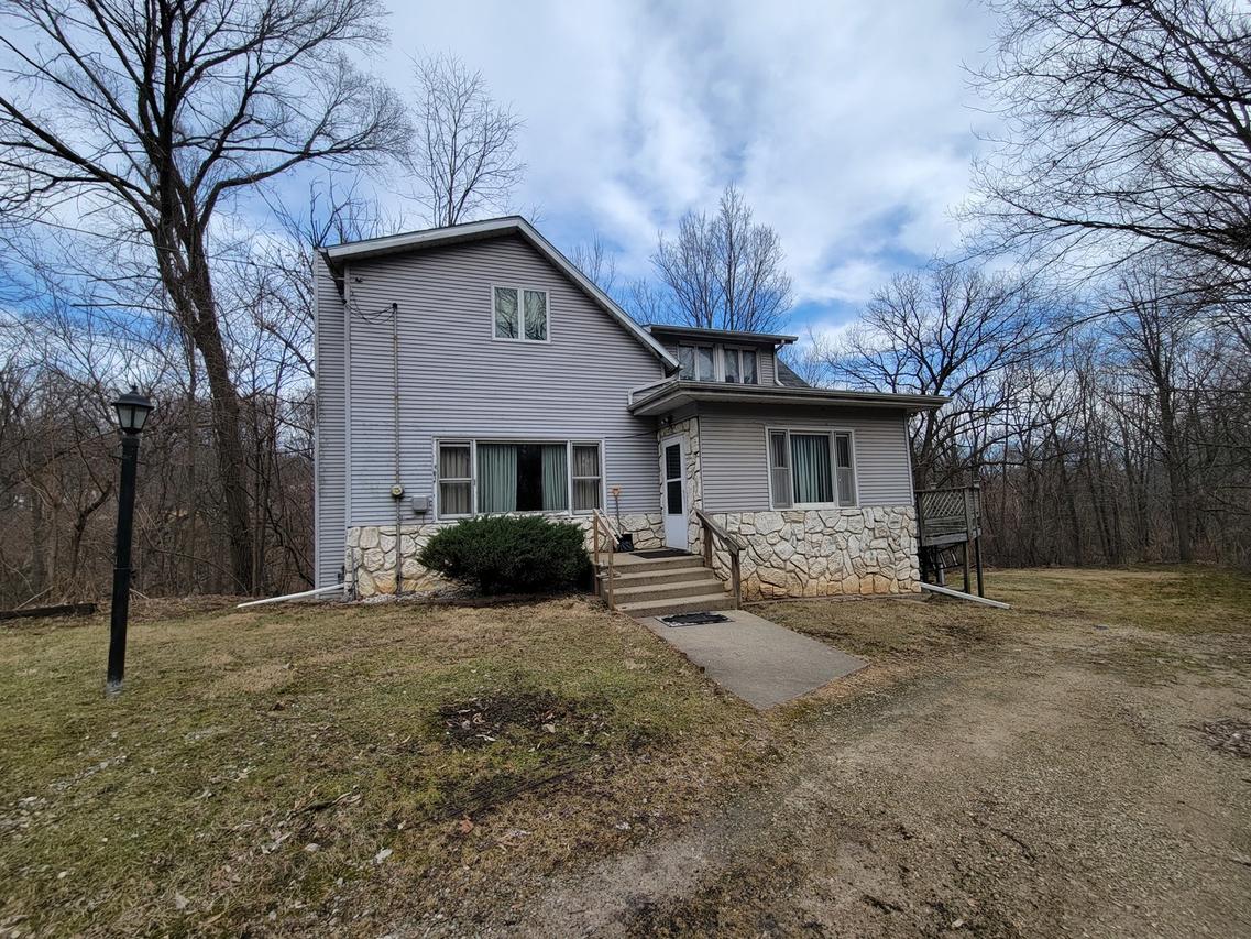 408 E 4th St., Spring Valley, IL 61362