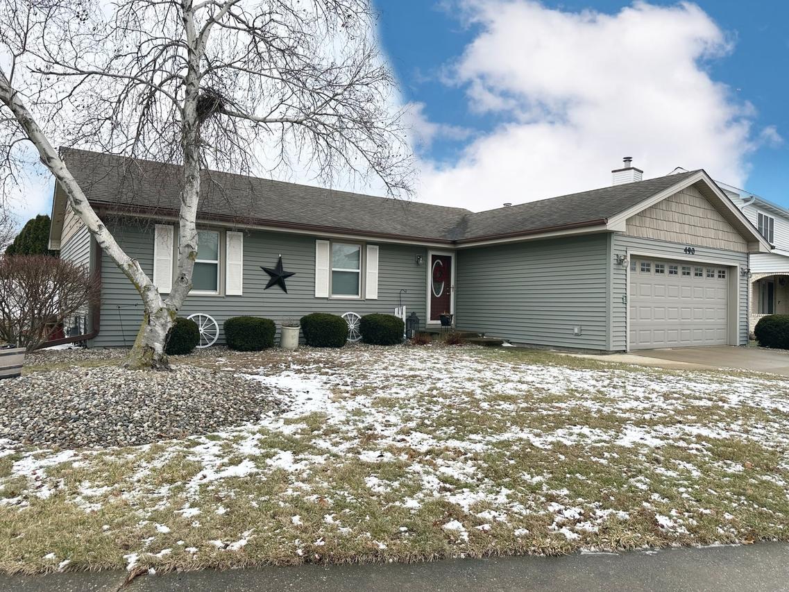 490 Meadows Rd., Bourbonnais, IL 60914