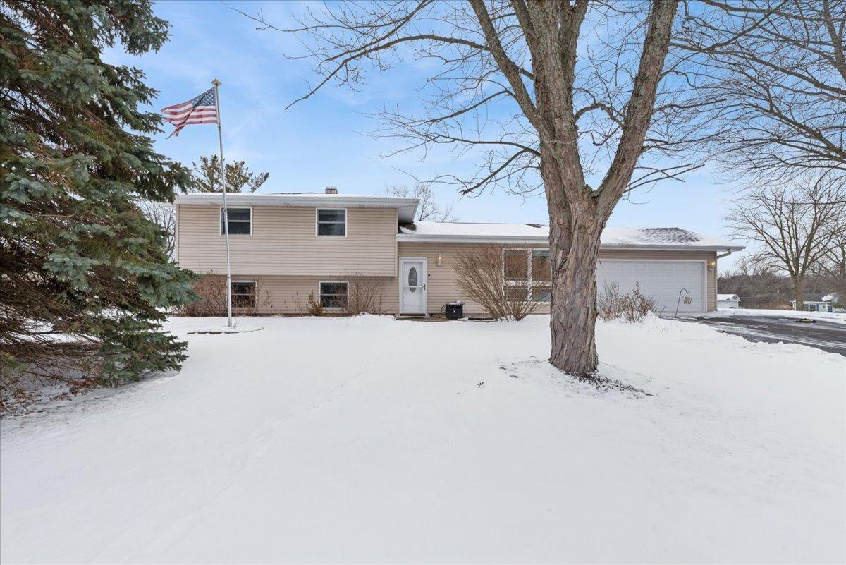 2309 Greenbriar Ln., Lindenhurst, IL 60046