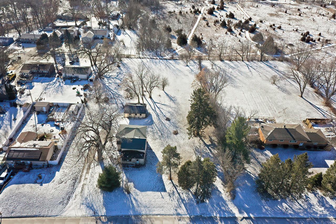 1001 W Broadway St., Mchenry, IL 60051