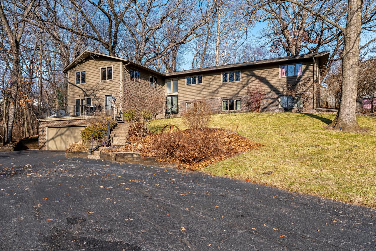 3503 53rd St., Moline, IL 61265