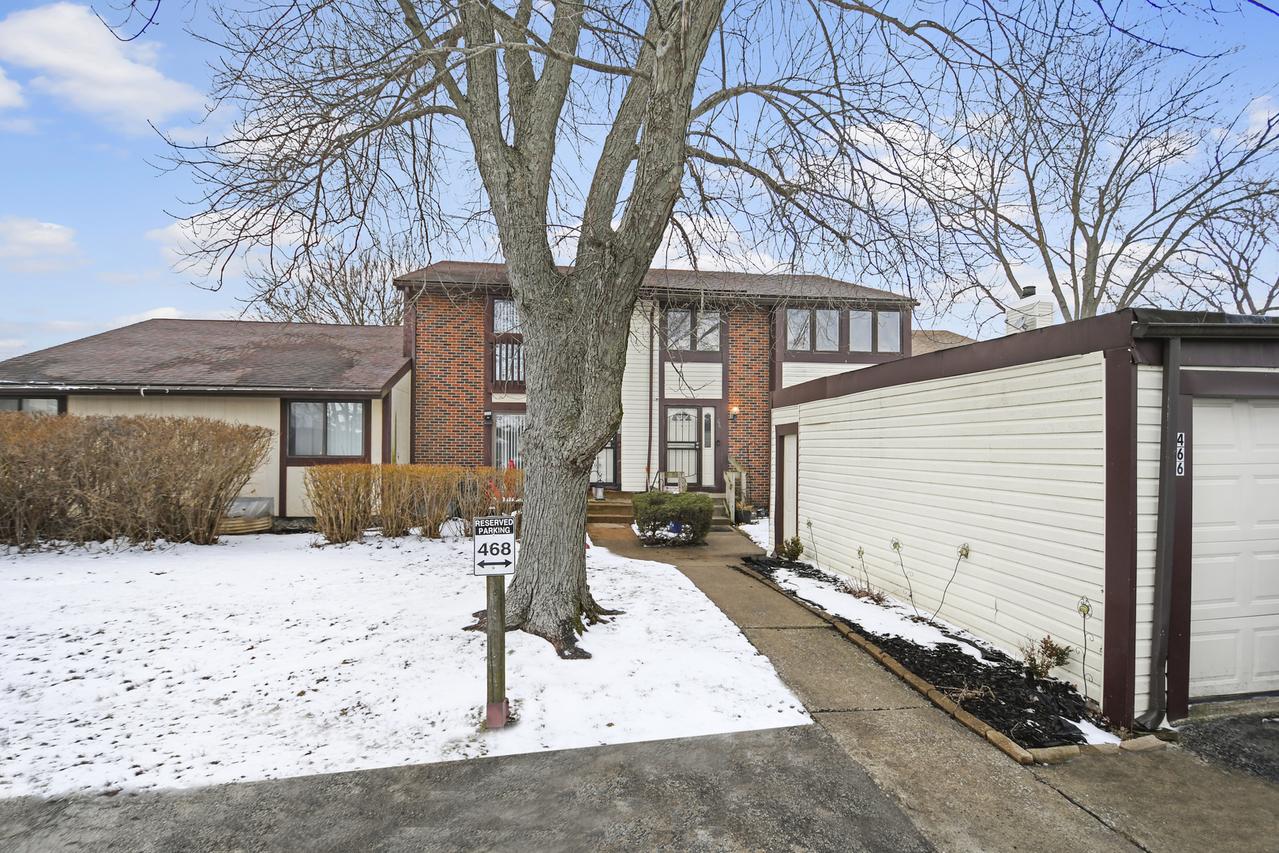 466 Pebble Beach Cir., University Park, IL 60484