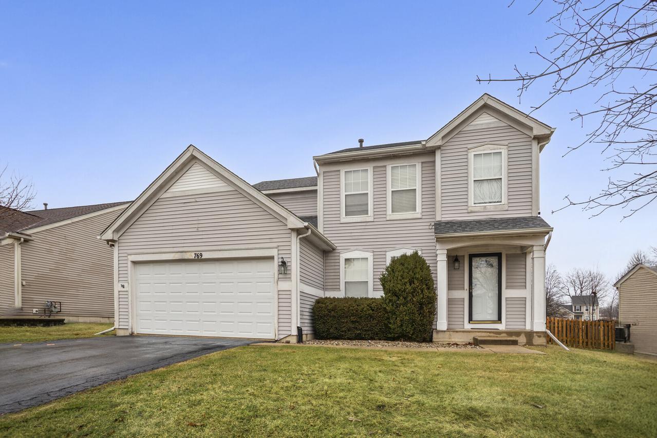 769 Chesterfield Ln., North Aurora, IL 60542