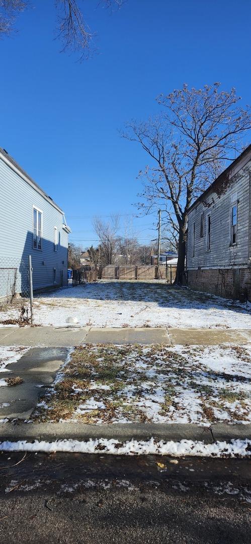 6945 S Bishop Ave., Chicago, IL 60636