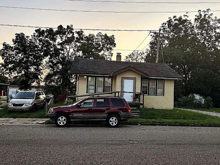 6 Illinois St., Danville, IL 61832