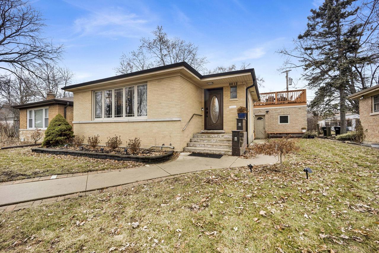 8612 Lawndale Ave., Skokie, IL 60076
