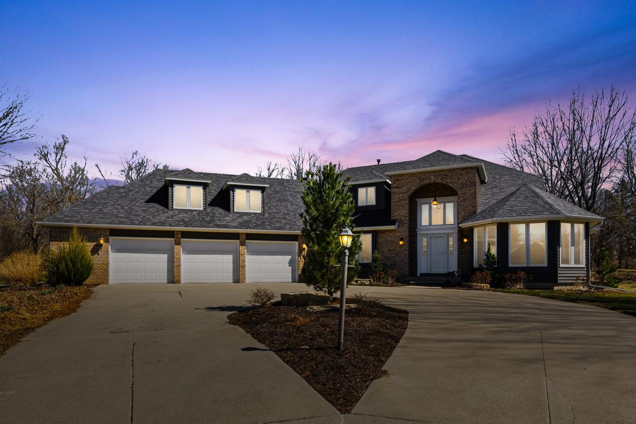 25 Timber Ridge Dr., Coal Valley, IL 61240