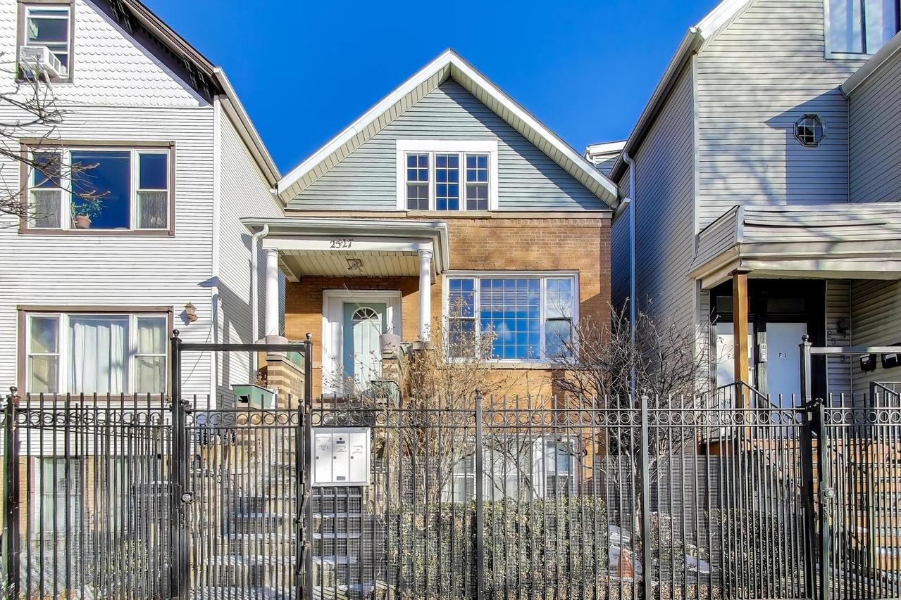 2527 N Ashland Ave., Chicago, IL 60614