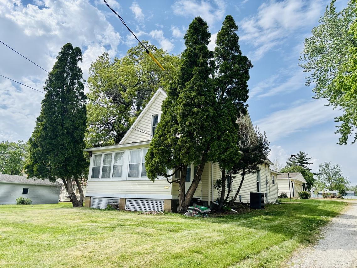 136 W Mill St., Kewanee, IL 61443