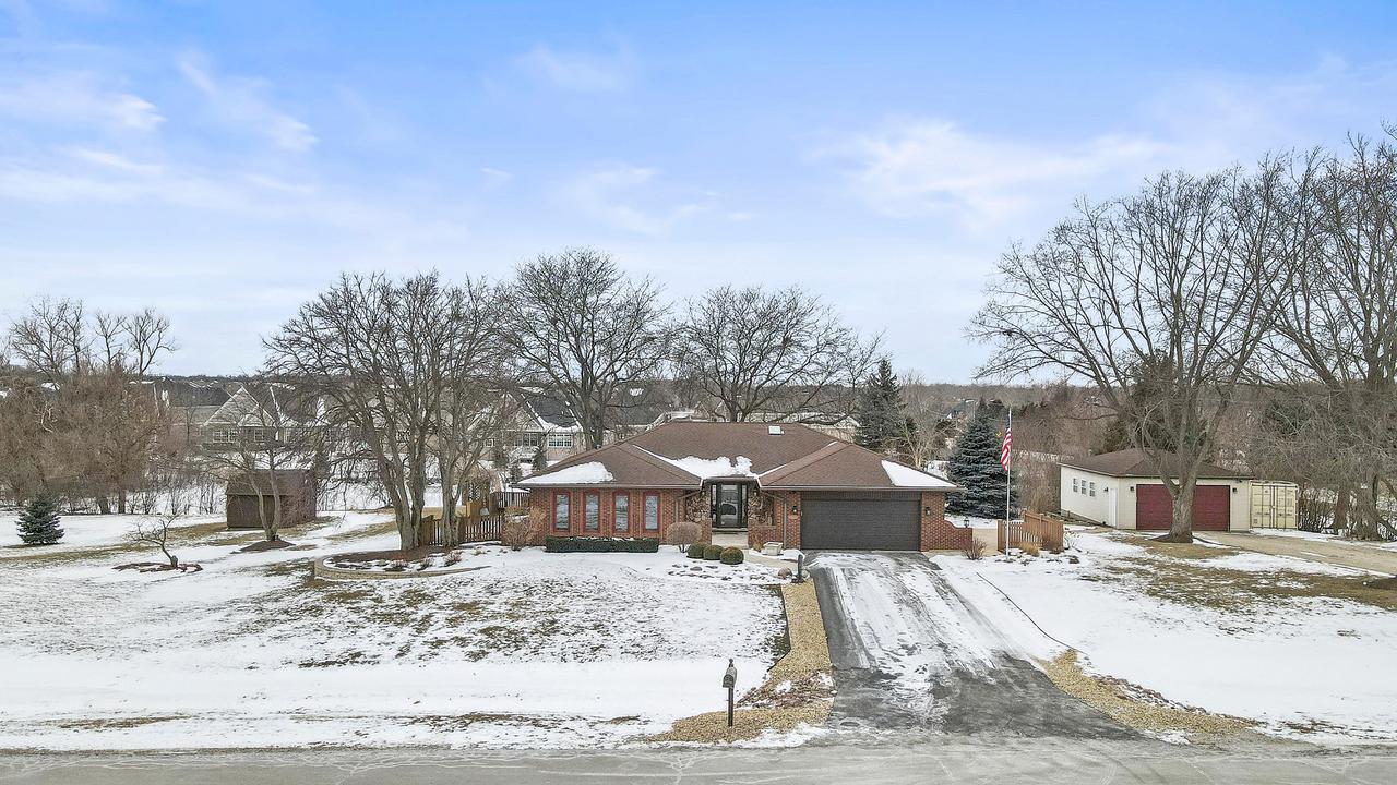 13120 Silver Fox Dr., Lemont, IL 60439