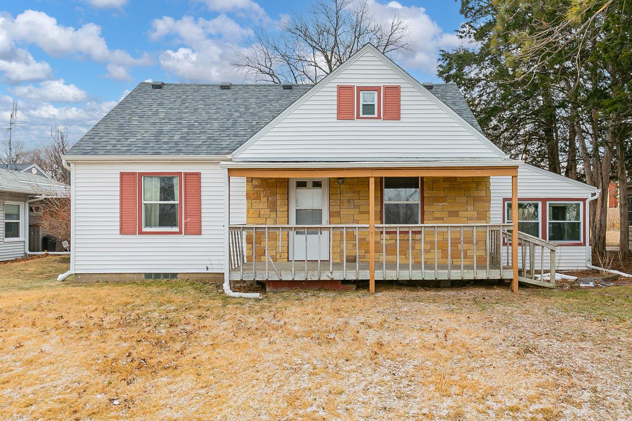 3237 12th St., Rock Island, IL 61201