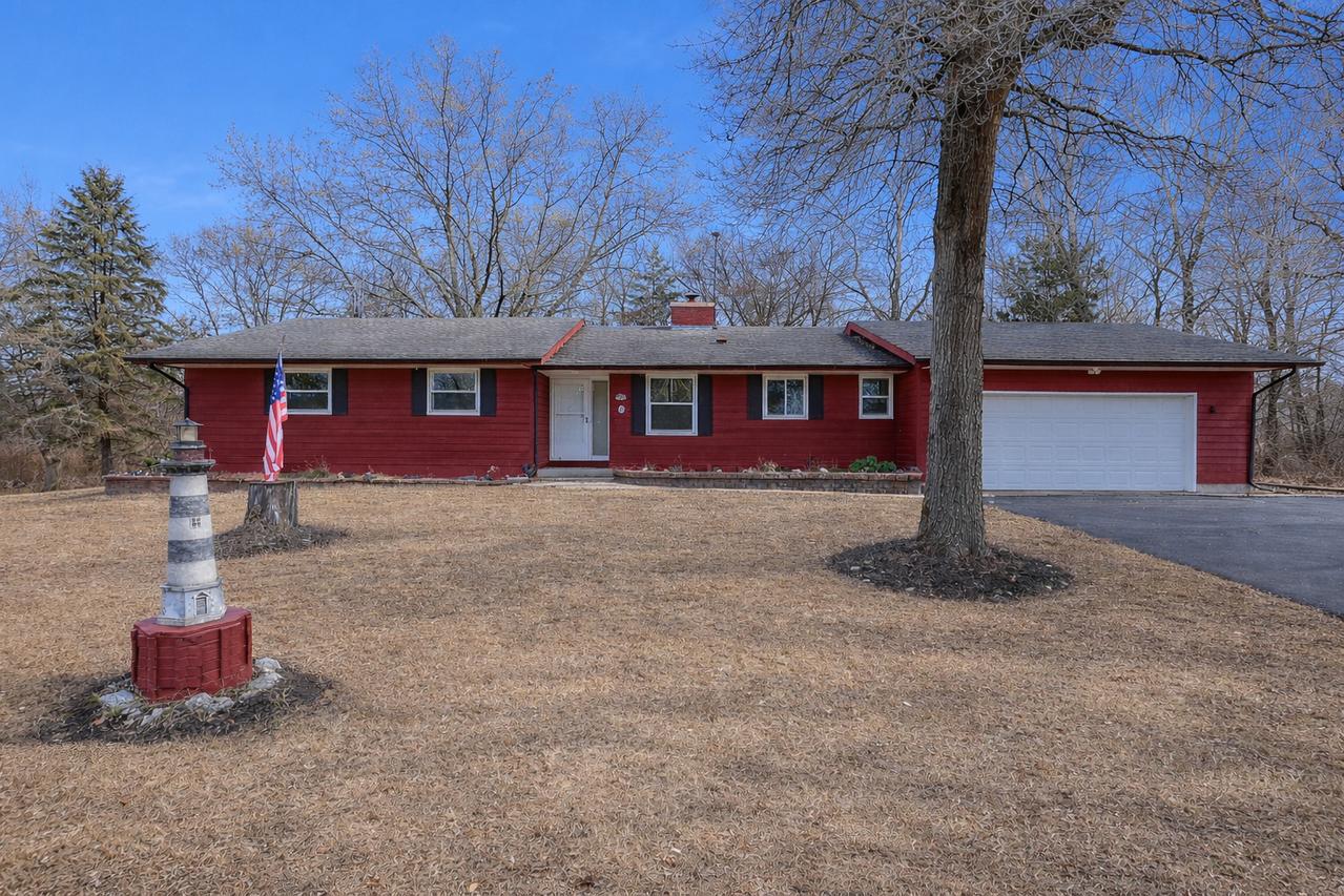 11116 Seeman Rd., Huntley, IL 60142