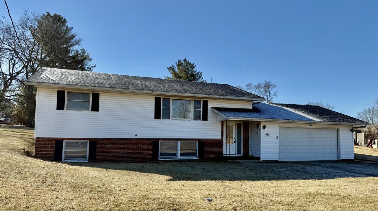 414 E Main St., Toulon, IL 61483