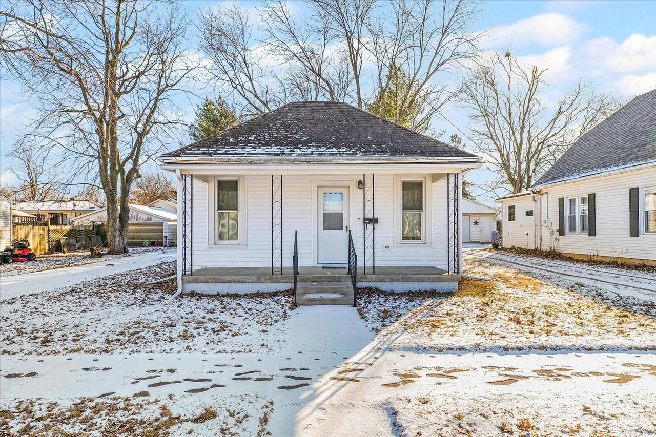 122 E Allen St., Farmer City, IL 61842