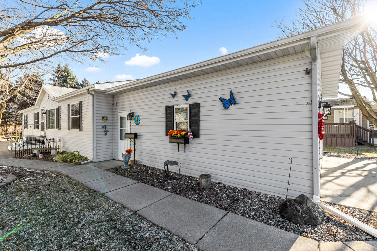 404 E Wood Ln., Belvidere, IL 61008