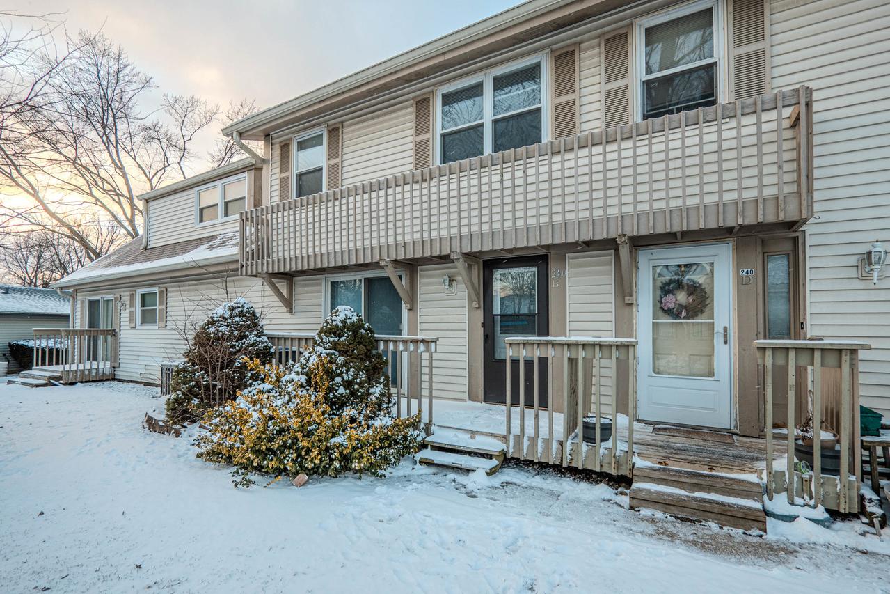 240 Chippewa Ct. #B, Bolingbrook, IL 60440