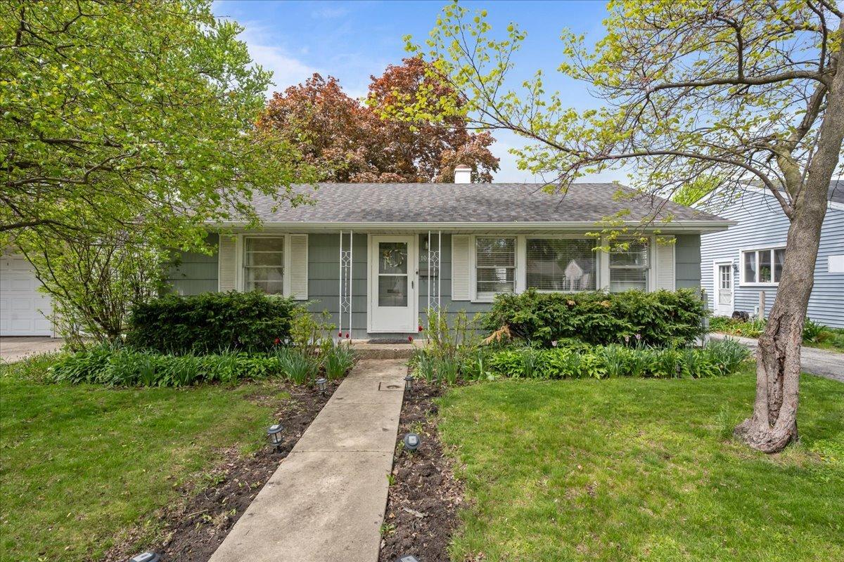 1042 Alfini Dr., Des Plaines, IL 60016