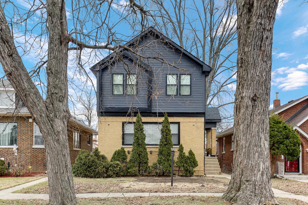 2035 S 11th Ave., Maywood, IL 60153