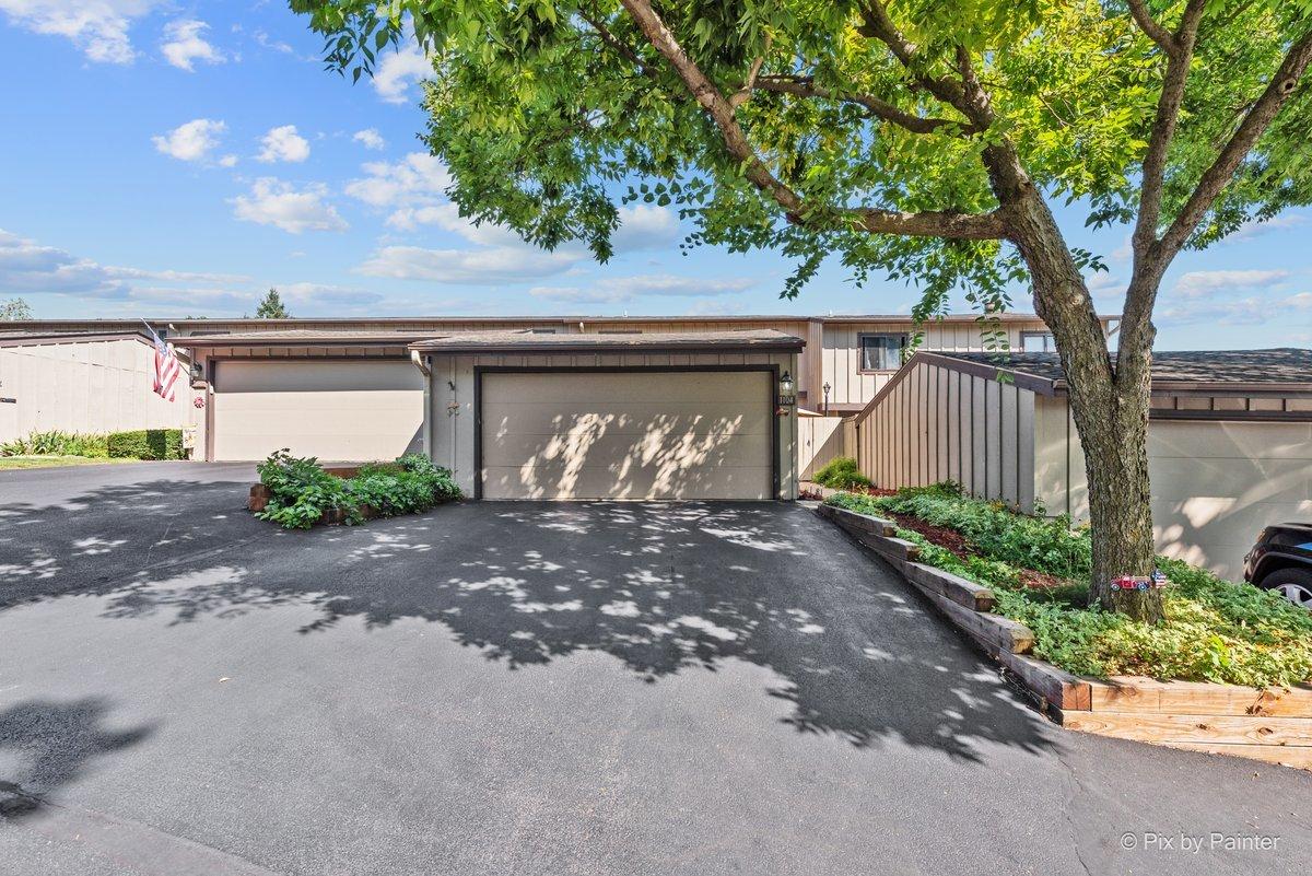 1104 Florimond Dr., Elgin, IL 60123