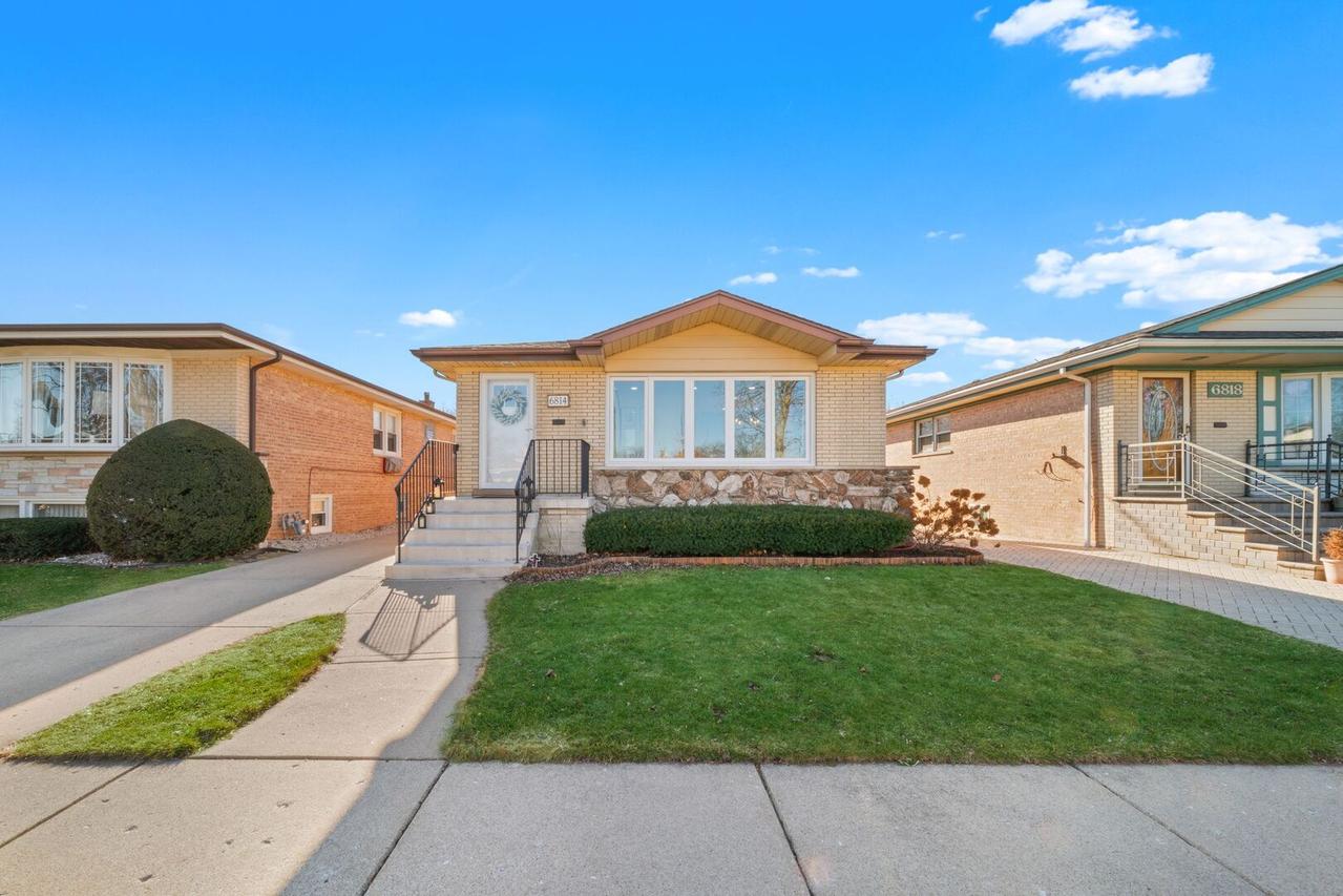 6814 N Dowagiac Ave., Chicago, IL 60646