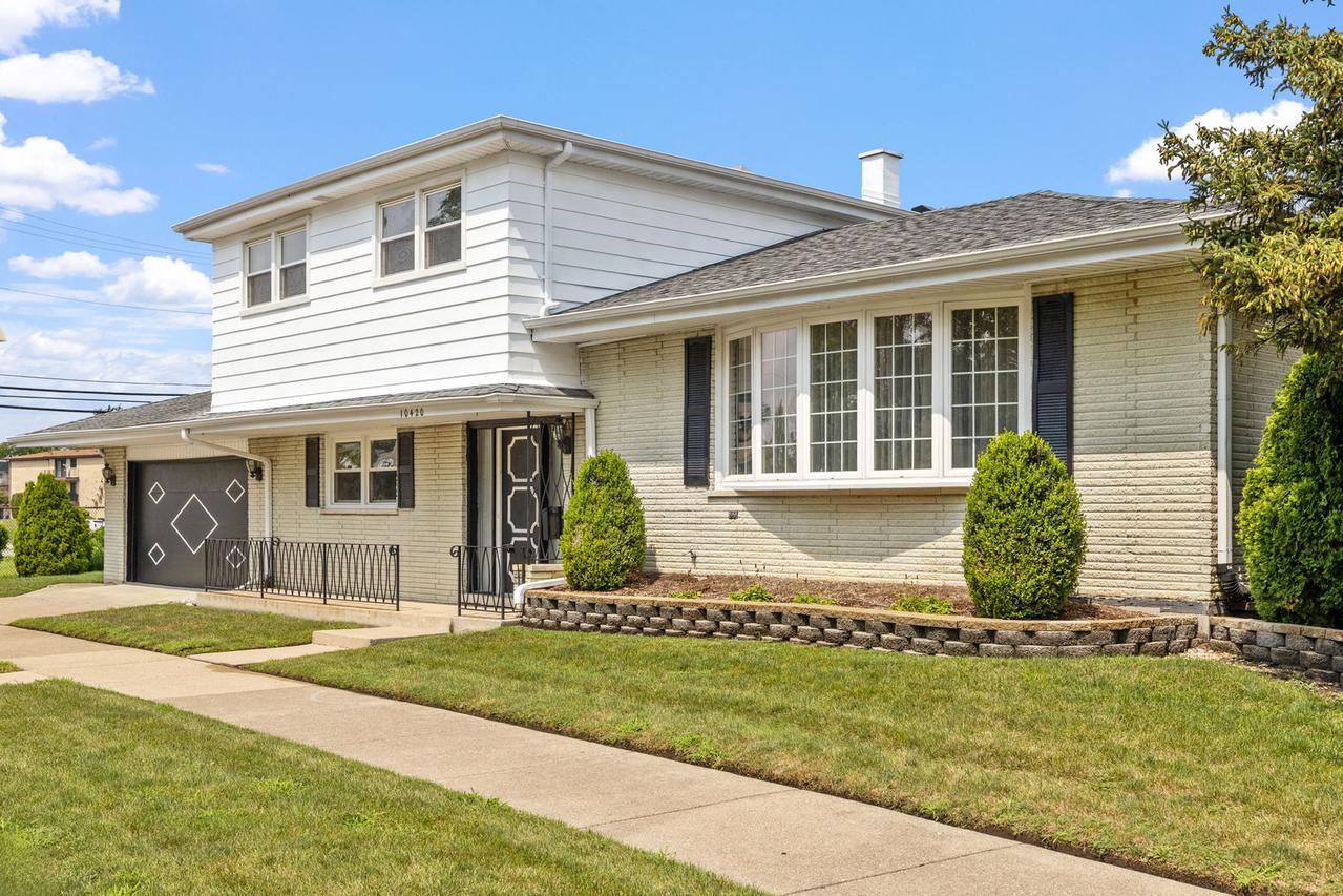 10420 Washington Ave., Oak Lawn, IL 60453