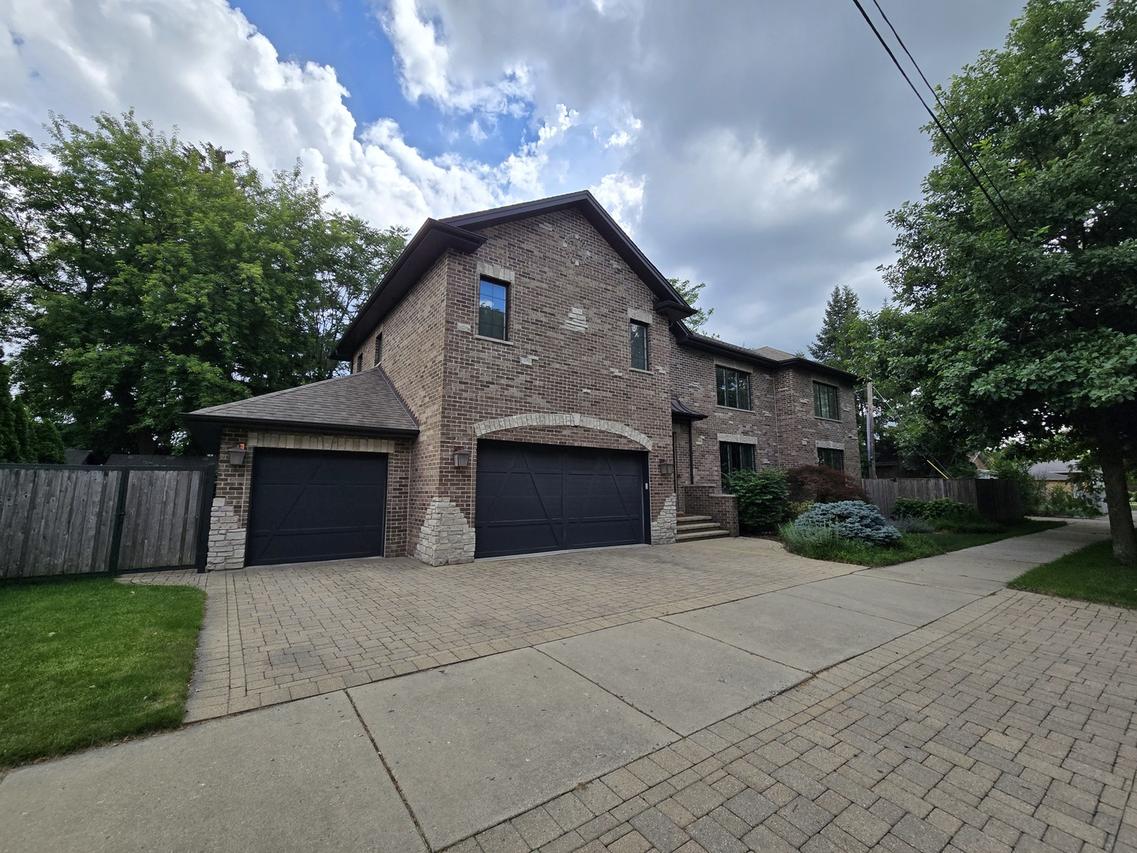 7007 W Hayes Ave., Chicago, IL 60631